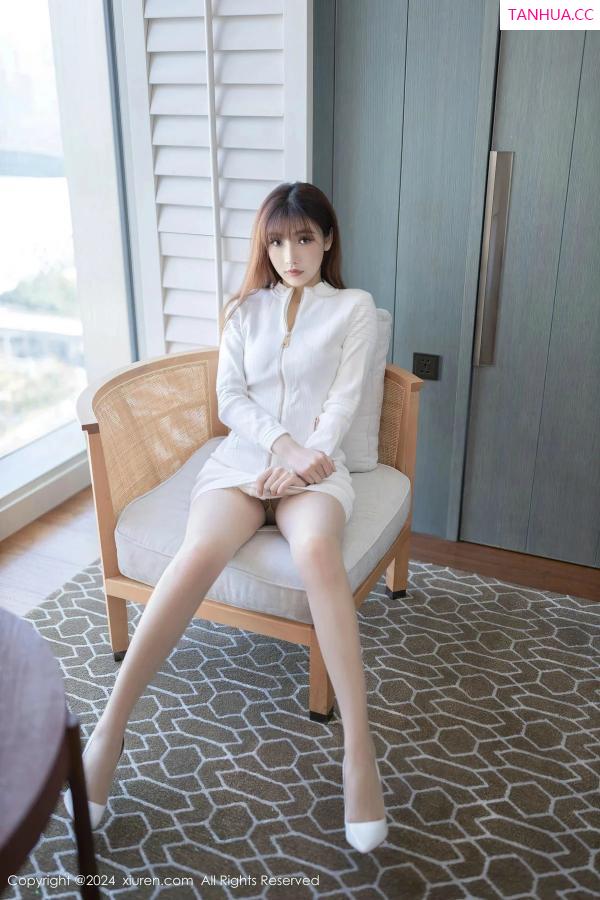 陆萱萱  [XiuRen]高清写真图 2024.03.14 No.8233 陆萱萱 丝袜美腿第10张图片